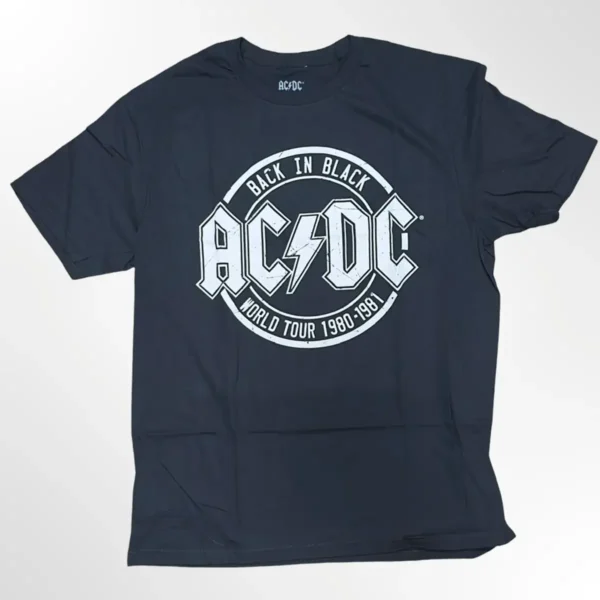 Tskjorte med påskriften BACK IN BLACK WORLD TOUR 1980 - 1981 - AC / DC - Selges av Fiffis Gaver