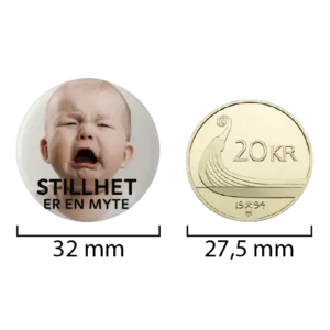 Sammenligning av en buttons i størrelse 32 mm med en norsk 20-kroner mynt