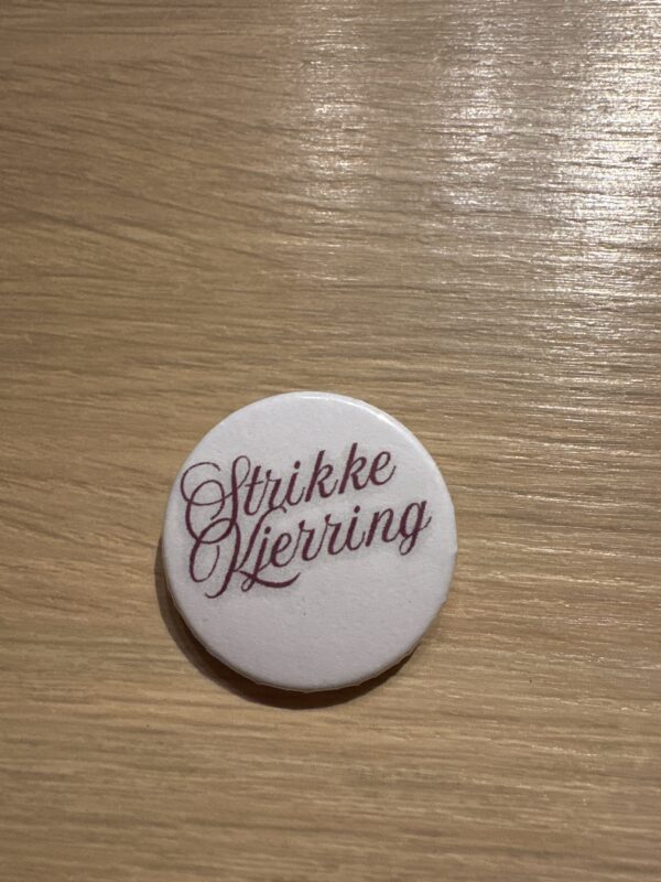Strikke kjerring button