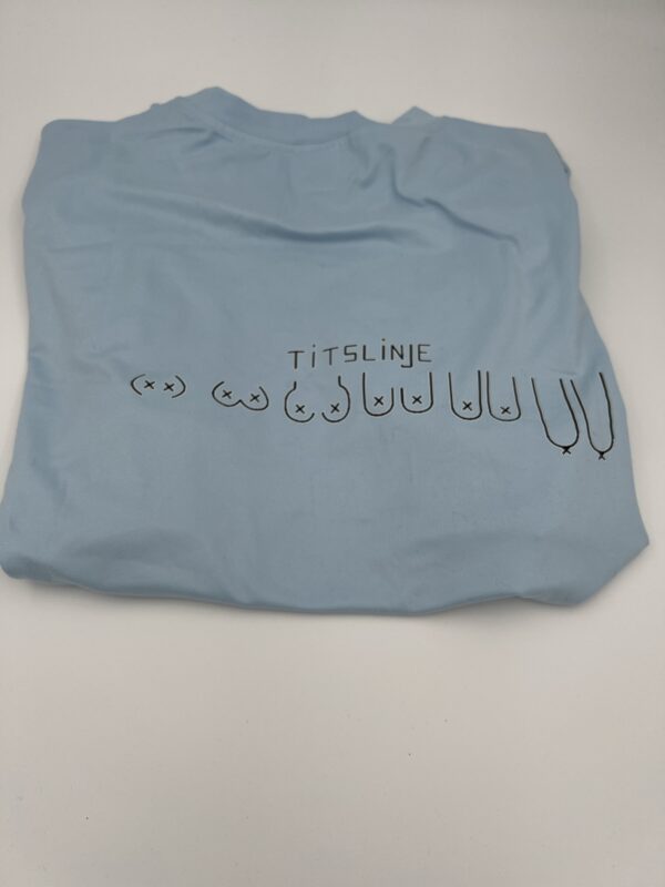 Titslinje / dagsfylla t shirt lys blå - Bilde 2