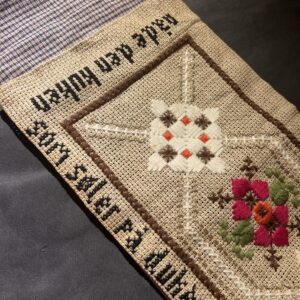 Pimpa løper. «nåde den kuken som søler på duken»