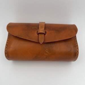 Håndlaget skinnveske