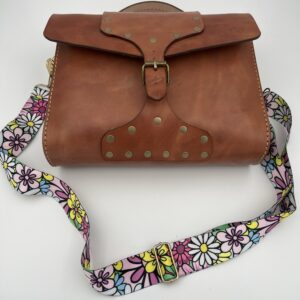 Håndlaget skulderveske