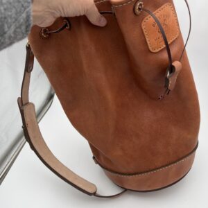 Håndlaget bucket bag .