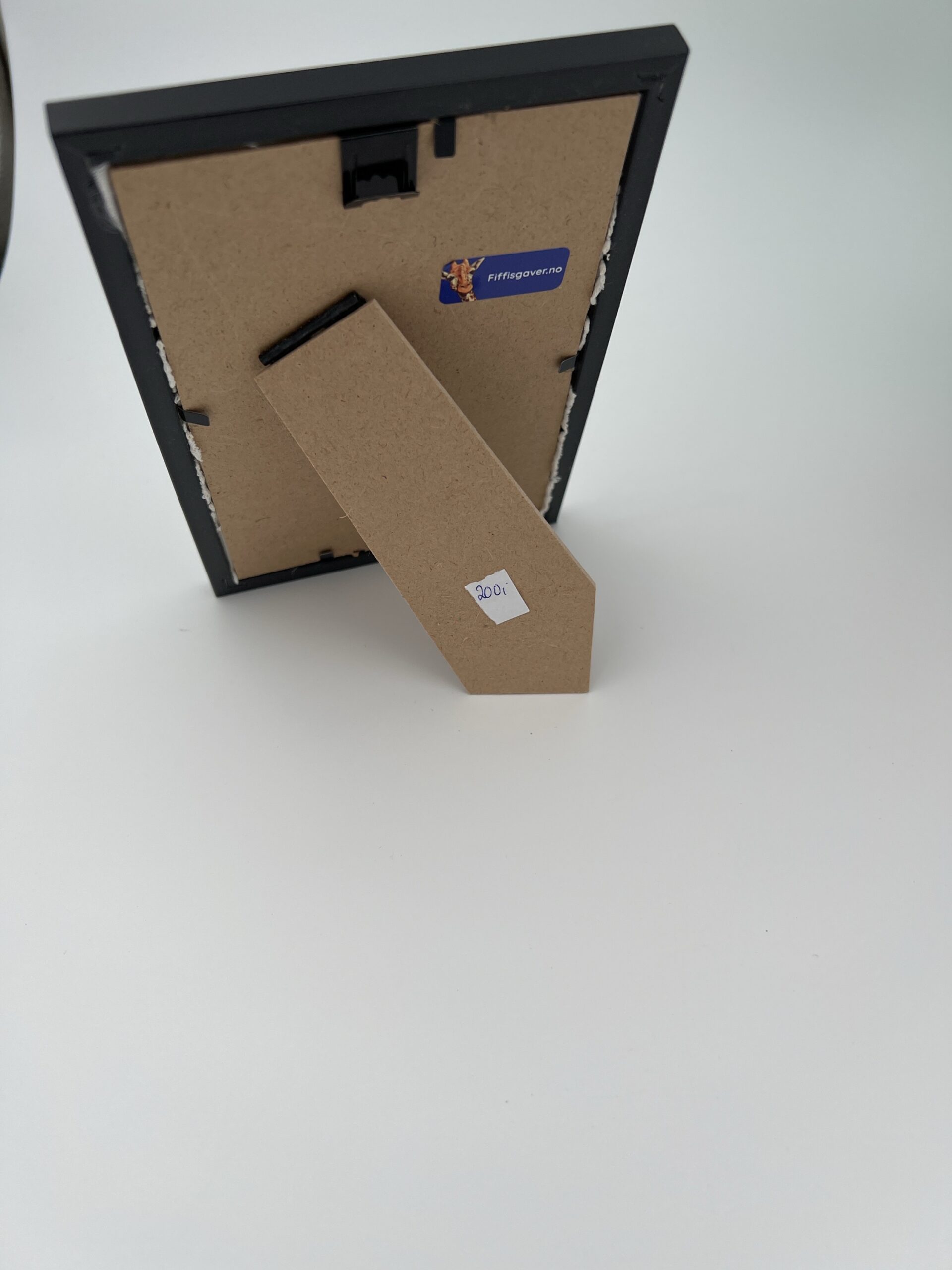 Detalj av heklet bakgrunn og vinyltrykk