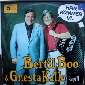 Bertil Boo & Gnesta-Kalles Kapell - Här Kommer Vi... (KLPM 503)